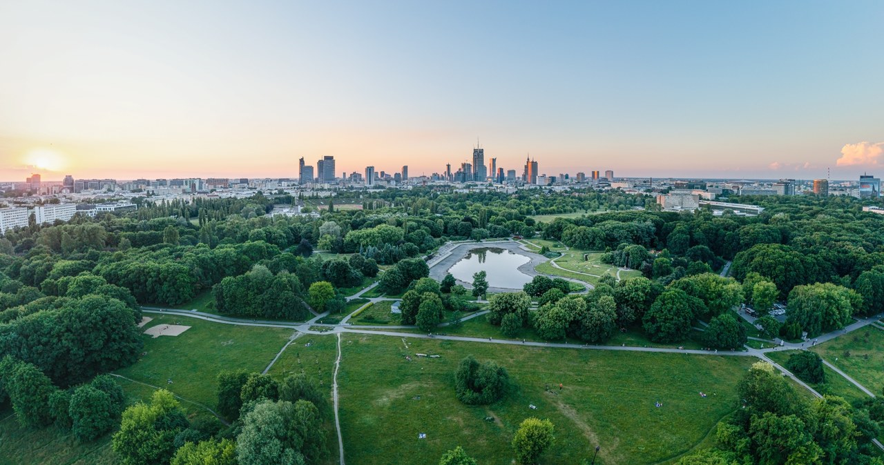 Ten park to idealna lokalizacja na weekendowe wypady w Warszawie /East News