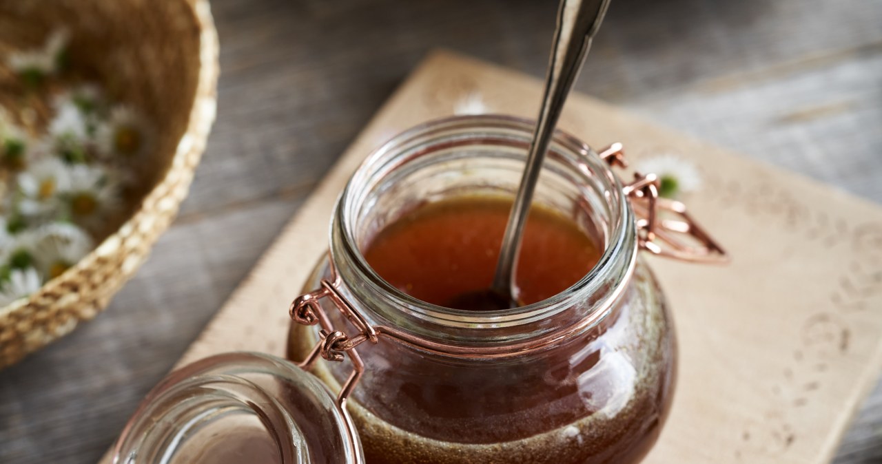 Ten pomoże w wykrztuszaniu zalegającej wydzieliny i wesprze odporność. /medlinesteinbach /123RF/PICSEL