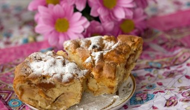 Ten smak jest po prostu niebiański. Sprawdzony przepis siostry Anastazji na rajską szarlotkę