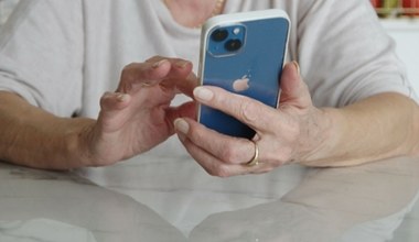 Ten SMS trafia do kolejnych Polaków. Oszuści wykorzystują firmę kurierską