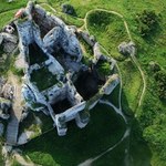 Ten zamek niektórym przypomina okręt. Jedna z najstarszych budowli obronnych