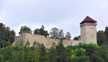 Ten zamek przyciąga turystów z całej Polski. W ciągu roku odwiedziło go ponad 100 tysięcy osób 