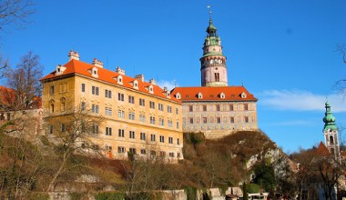Ten zamek to jeden z największych w Czechach. Składa się z ponad 40 budynków