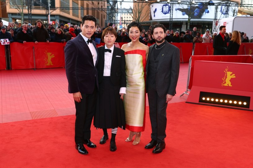 Teo Yoo, Celine Song, Greta Lee i John Magaro na Berlinale 2023 /Sebastian Reuter /Getty Images