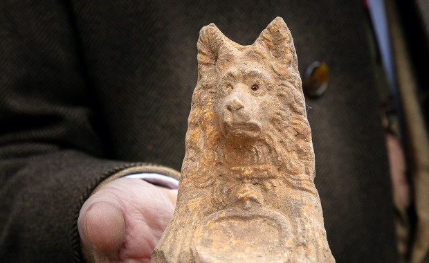 Terakotowy pies w antycznym grobowcu. Niezwykłe odkrycie w Rzymie