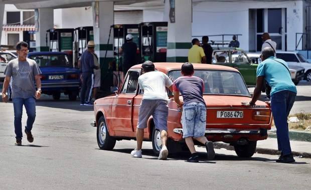 Teraz i z tego kraju nie przypłynie ropa. Kuba w kryzysie