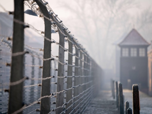 Teren byłego obozu Auschwitz /Kay Nietfeld  /PAP/DPA