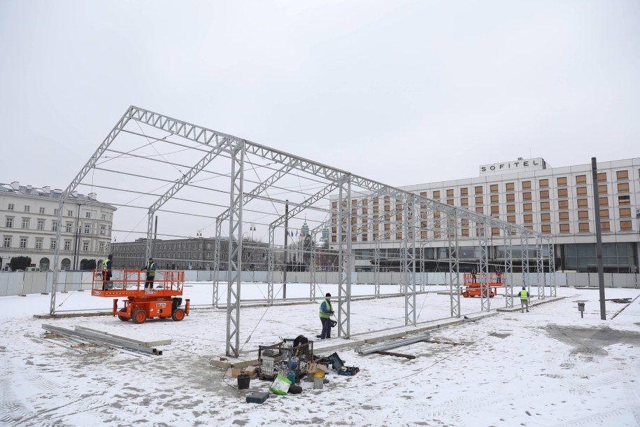 Teren, na którym ma stanąć pomnik smoleński w Warszawie /	Rafał Guz   /PAP