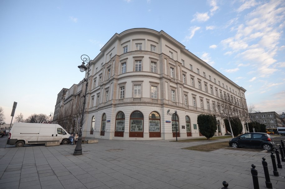 Teren przed budynkiem Garnizonu Warszawa, naprzeciwko placu Piłsudskiego, gdzie ma powstać pomnik prezydenta Lecha Kaczyńskiego / 	Marcin Obara  /PAP