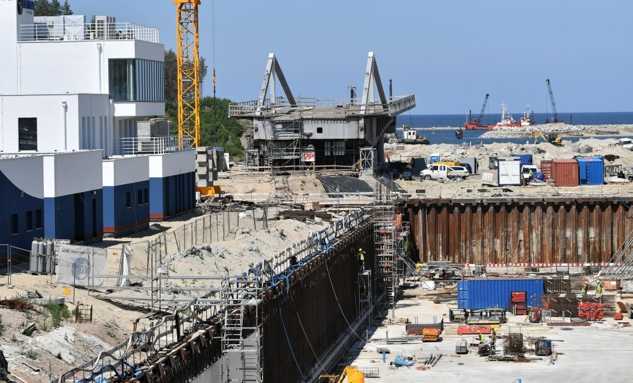 Teren przekopu Mierzei Wiślanej w Skowronkach /Adam Warżawa /PAP