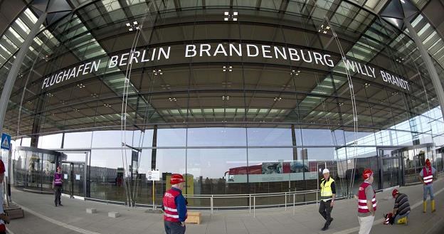 Termin otwarcia lotniska Berlin Brandenburg wciąż jest niepewny... /AFP