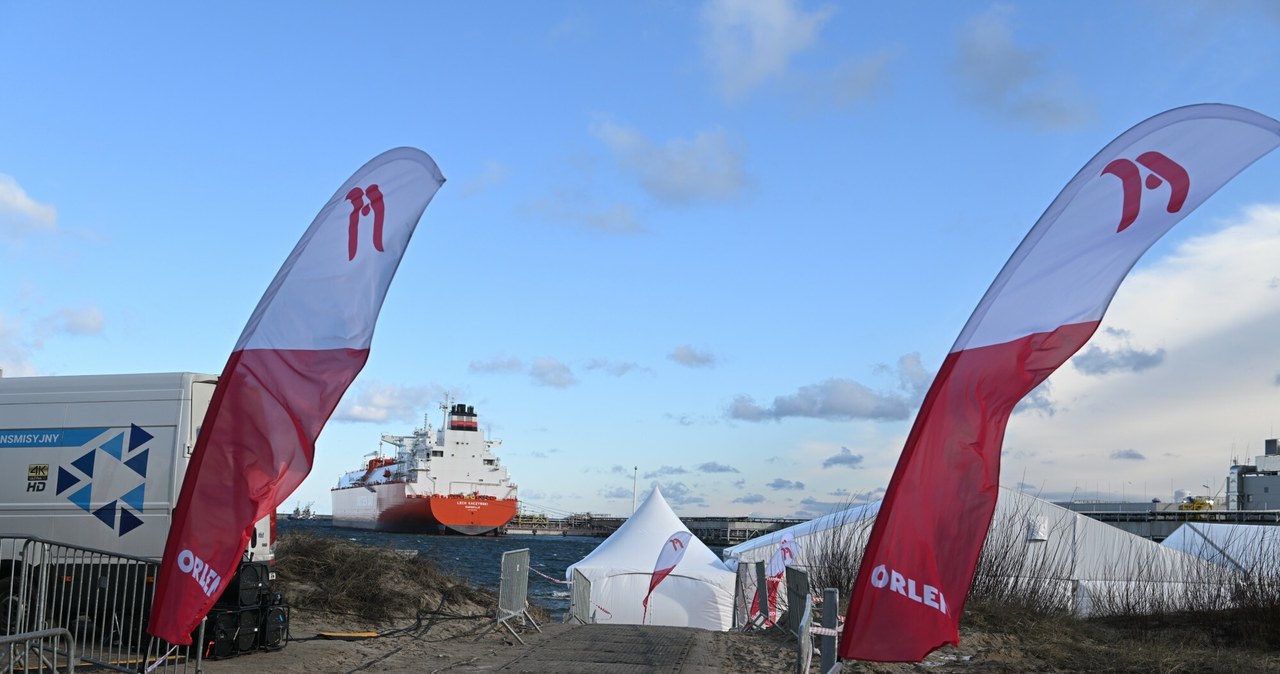 Terminal LNG w Świnoujściu. To tam przypływają zagraniczne dostawy LNG dla Polski /Przemek Świderski /Reporter