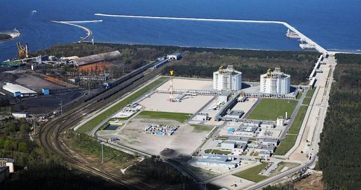 Terminal LNG w Świnoujściu zostanie rozbudowany o kolejny zbiornik. Fot. Gaz-System. /materiały prasowe