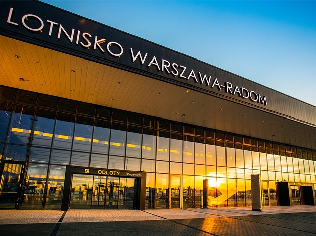 Terminal lotniska Warszawa - Radom /Polskie Porty Lotnicze /