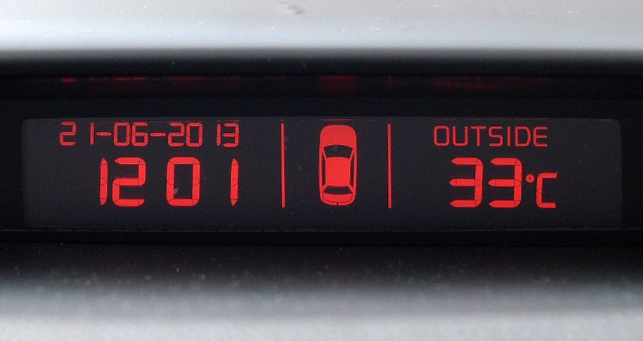 Zostawiła 9-latka w rozgrzanym samochodzie. Policja chce powołać biegłego