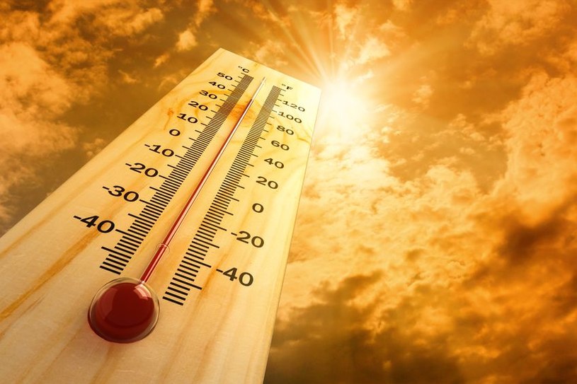 Termometry w słońcu wskazują 40 stopni Celsjusza /123RF/PICSEL