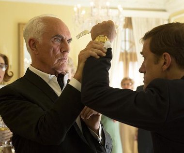 Terrence Stamp i Amy Adams w scenie z filmu "Wielkie oczy"