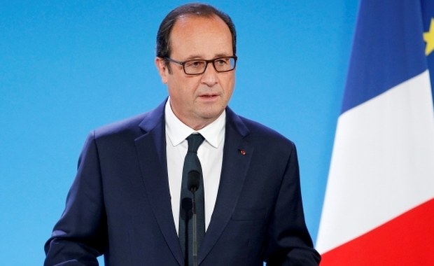 "Terroryści opublikowali zdjęcia paszportu prezydenta Francji"