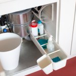 Teściowa trzyma w szafce pod zlewem. Tak pożegnała uciążliwy problem