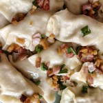 Teściowa zawsze na wiosnę robi te pierogi. Są o niebo lepsze niż ruskie 