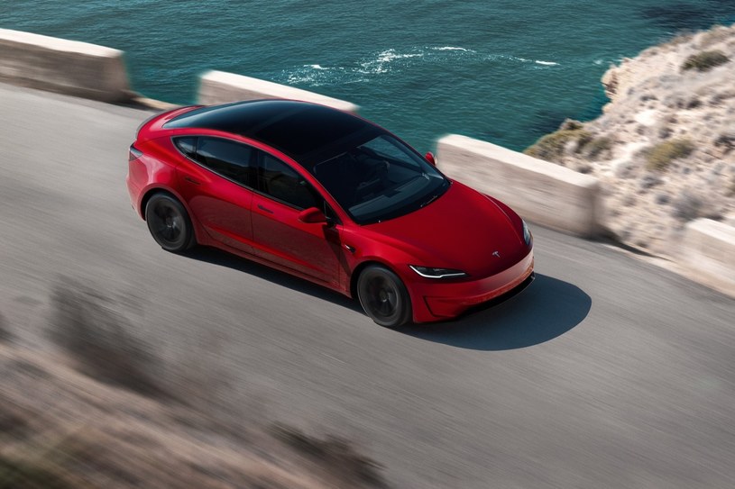 Tesla Model 3 Performance dołącza do oferty producenta. /Tesla /materiały prasowe