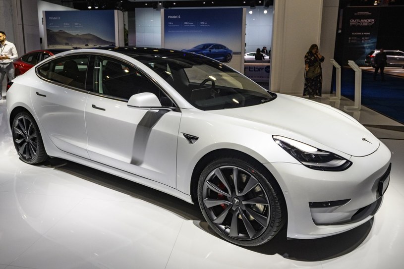 Tesla Model 3 to najpopularniejszy pojazd amerykańskiej marki w Polsce /Getty Images