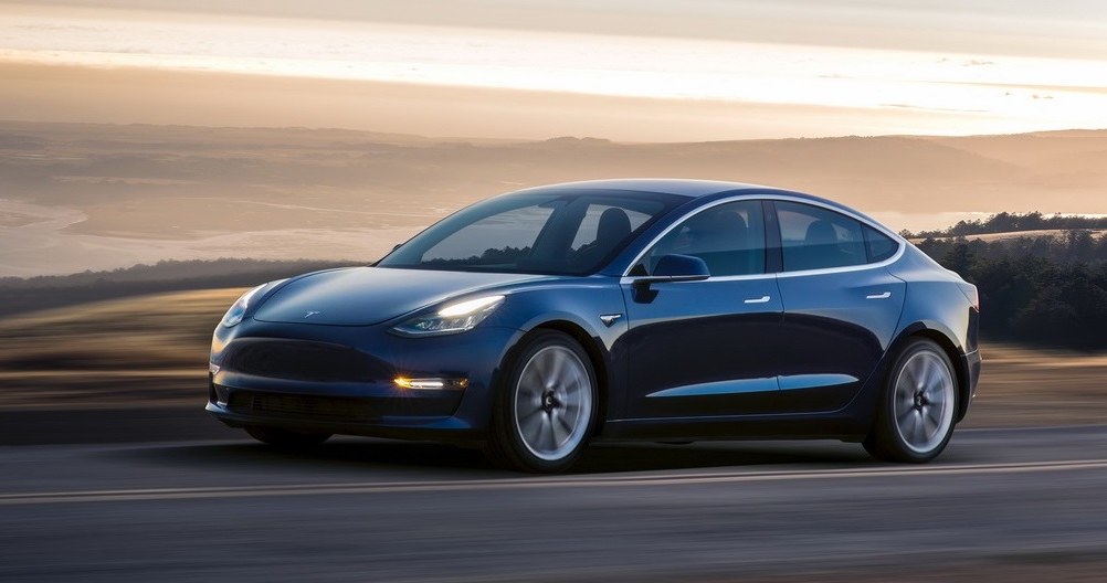 Tesla Model 3 /Tesla