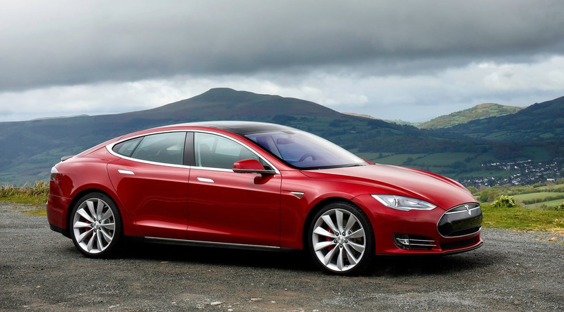 Tesla Model S - auto, które w każdej odmianie ma "najbardziej ekologiczny układ napędowy" /Informacja prasowa