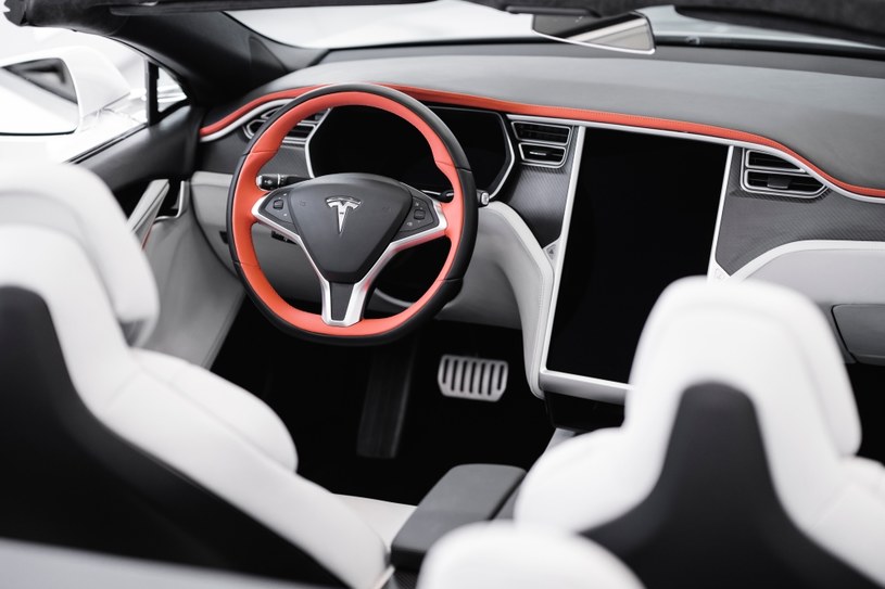 Tesla Model S od Ares Design /Informacja prasowa