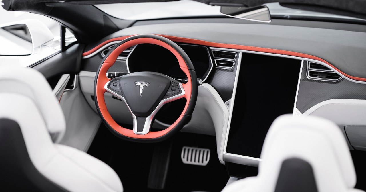 Tesla Model S od Ares Design /Informacja prasowa