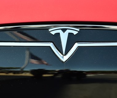 Tesla model S otrzymała nowy program. Z autopilotem!