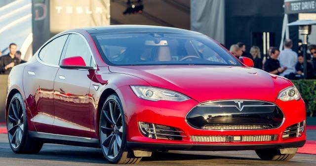 Tesla Model S P85D /Informacja prasowa