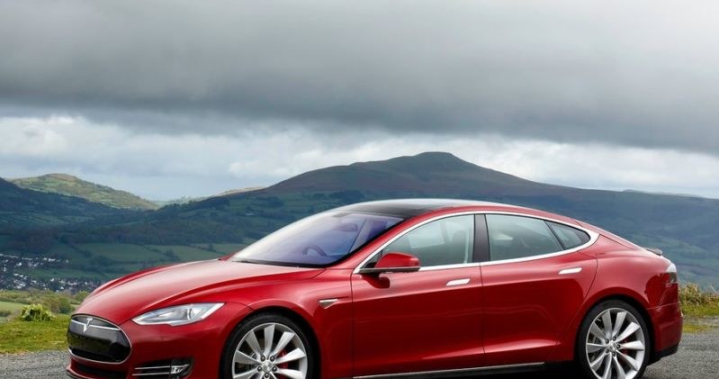 Tesla Model S to najlepiej oceniony przez Brytyjczyków samochód /Informacja prasowa