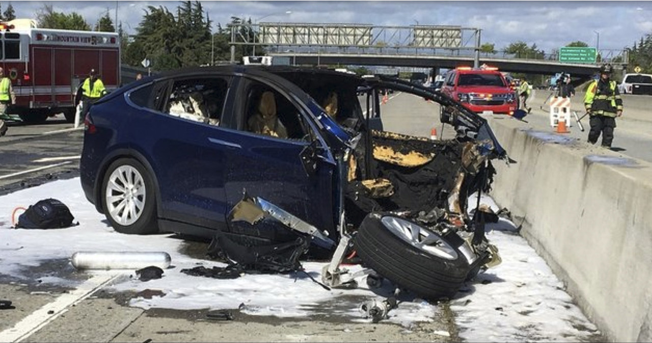 Tesla Model X po wypadku / Fot: NTSB /Informacja prasowa