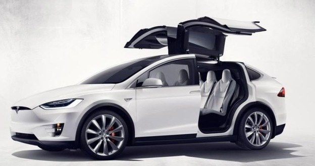 Tesla Model X /Tesla