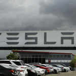 Tesla odpowiada na zarzuty rządu. Ciąg dalszy śledztwa dotyczącego autopilota 