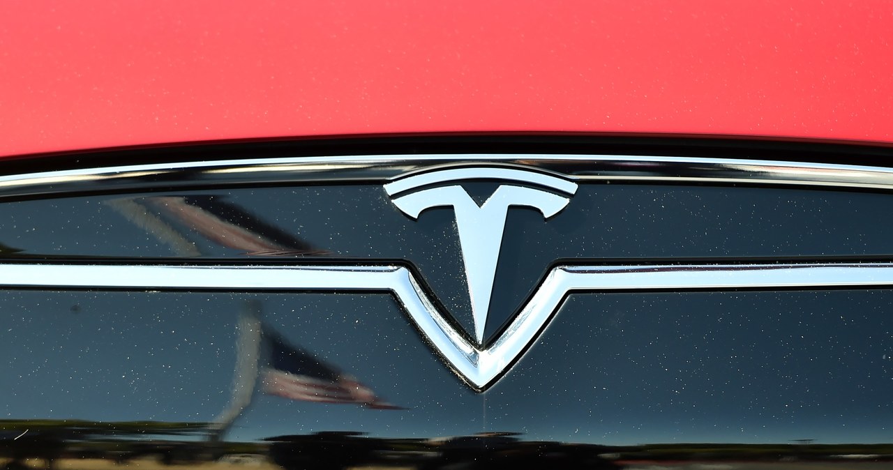 Tesla otrzymała... autopilota /AFP