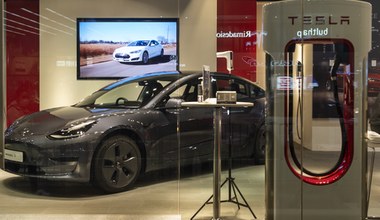 Tesla ponownie obniża ceny w Polsce. Model 3 już za… 40 średnich pensji