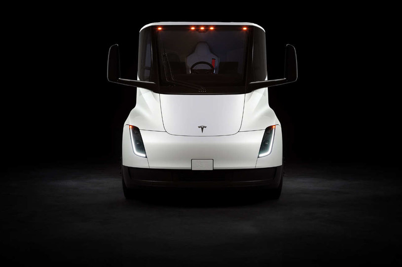 Tesla pracuje nad autem dostawczym mniejszym od modelu Semi – prawdopodobnie będzie nazywał się Robovan /materiały prasowe