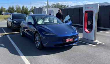 Tesla testuje "listę kolejkową" do ładowarek. Ma być sprawniej niż w NFZ