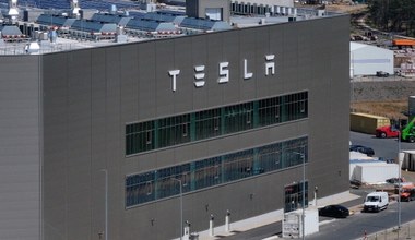 Tesla traci setki milionów dolarów. Wkracza prokurator generalny