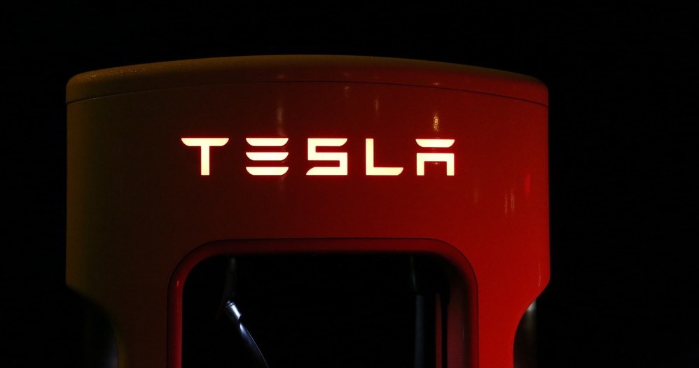 Tesla ujawnia swój nowy superkomputer do trenowania Autopilota /Geekweek