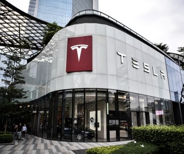 Tesla w poważnym finansowym dołku