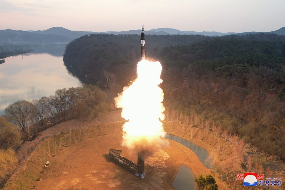 Test nowego pocisku Hwasongpho-16B / 	KCNA    /PAP/EPA