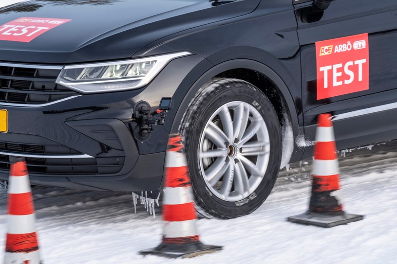 Test popularnych opon zimowych do SUV-ów. Fot. GTÜ /materiały prasowe