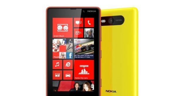 Testerzy otrzymają smartfon Nokia Lumia 820 /materiały prasowe