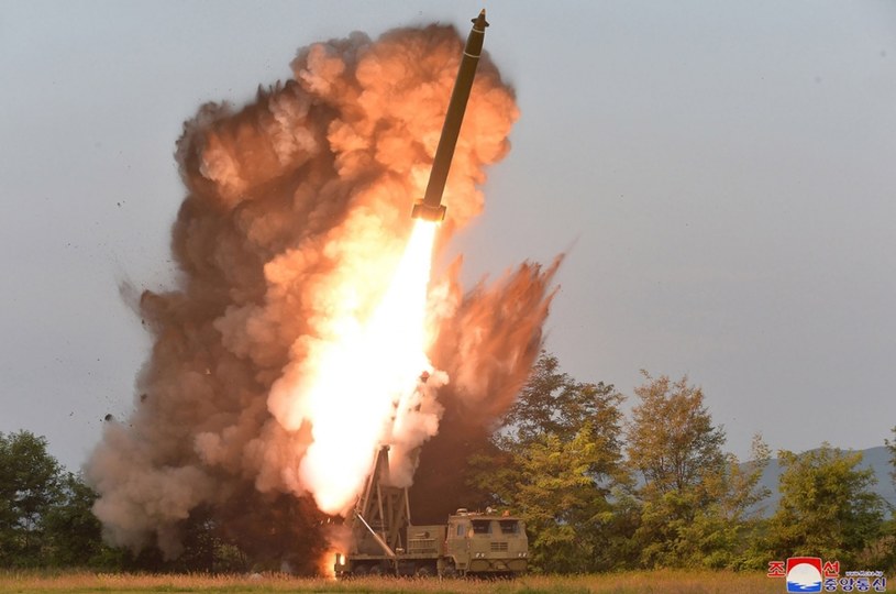 Testy broni rakietowej przeprowadzane przez Koreę Północną zawsze budzą lekką grozę i wprowadzają zamieszanie wśród opinii publicznej /East News