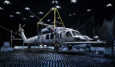 Testy HH-60W w komorze bezechowej