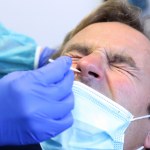 Testy na COVID-19 - rodzaje i różnice. Który wybrać? Jak się przygotować?