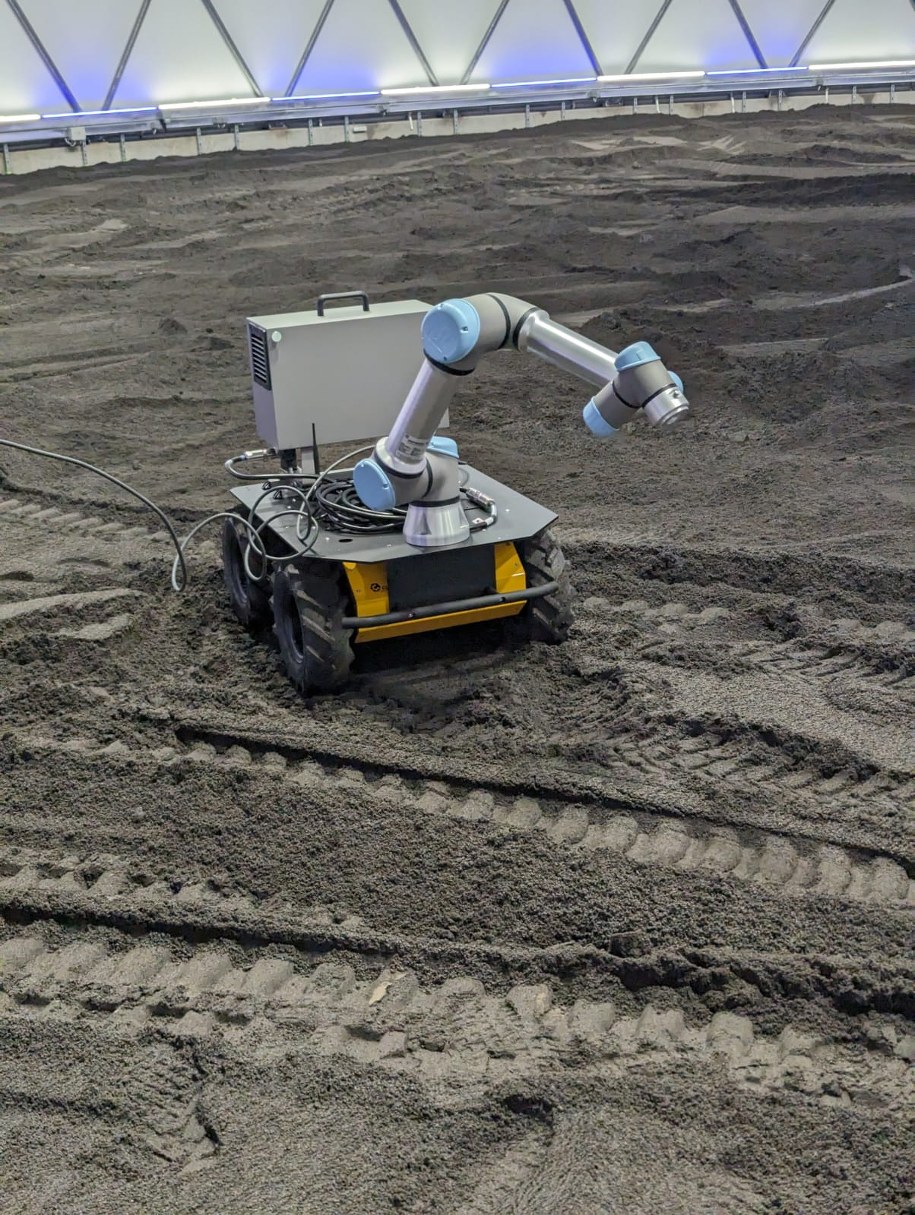 Testy w Ośrodku Testowania Robotów Kosmicznych w Kampusie Kąkolewo /Politechnika Poznańska /Materiały prasowe